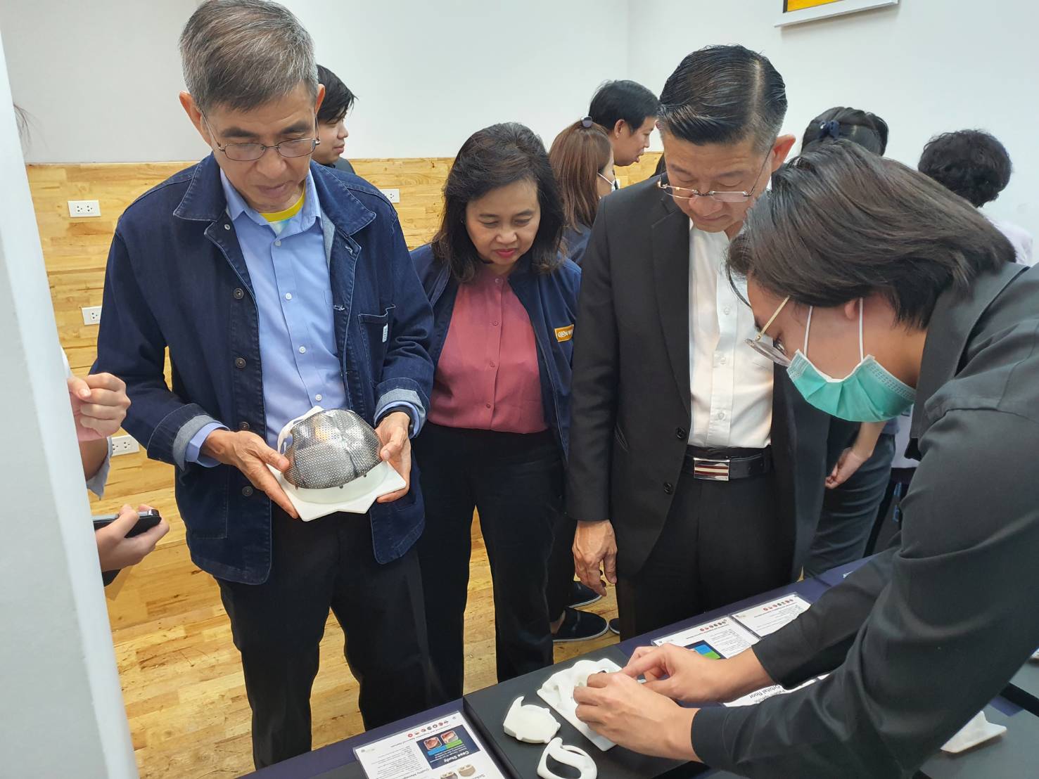 3D-printing titanium plate for skull surgery included in UCS